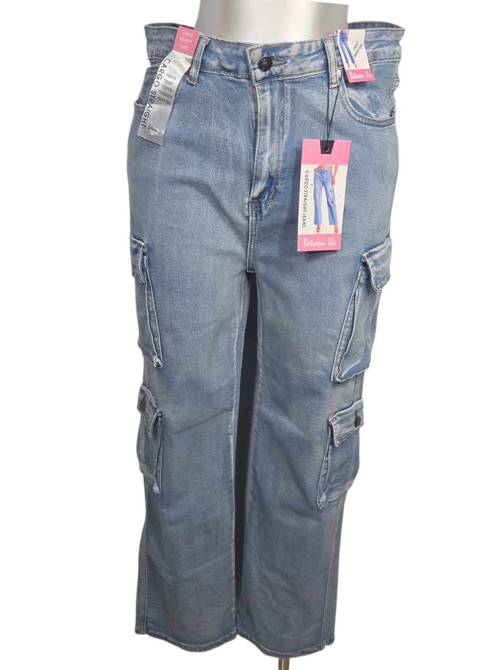 Between Us Light Blue Straight-Leg Cargo Jeans for Women. Size 20